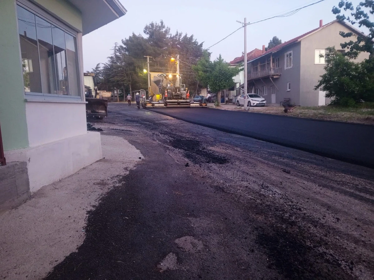 Aydoğmuş Köyüne Otoban Gibi Sıcak Asfalt