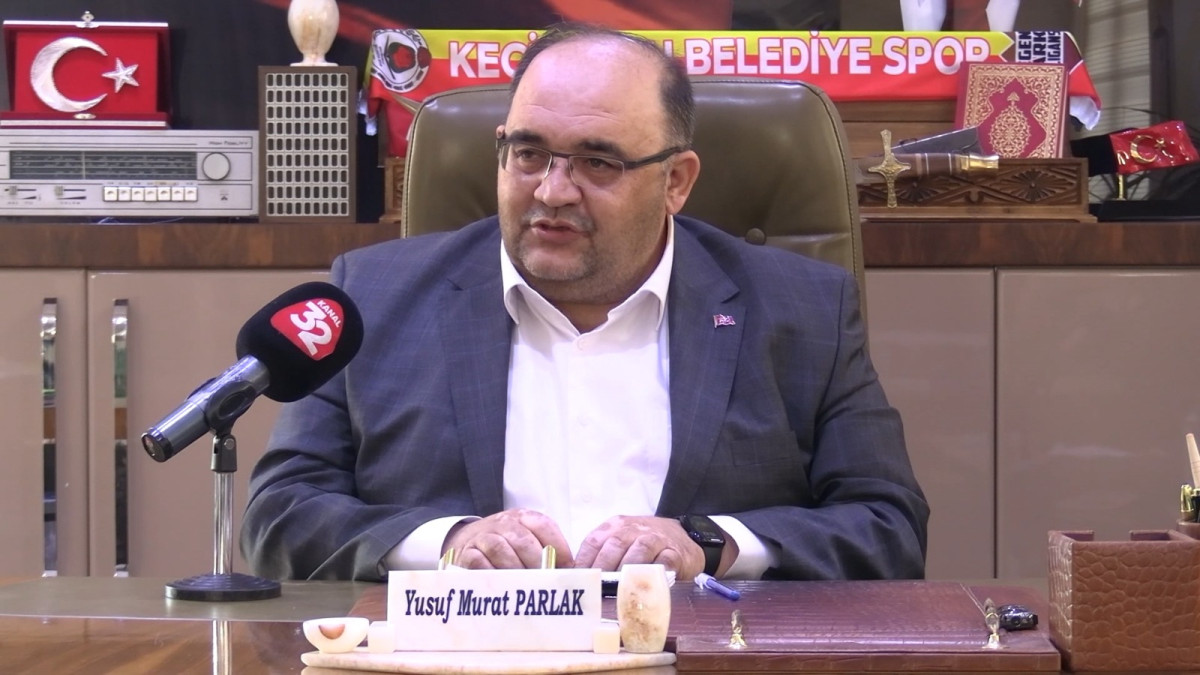 Başkan Parlak’ın girişimleri ile Keçiborlu’ya 4 adet halı saha kazandırıldı
