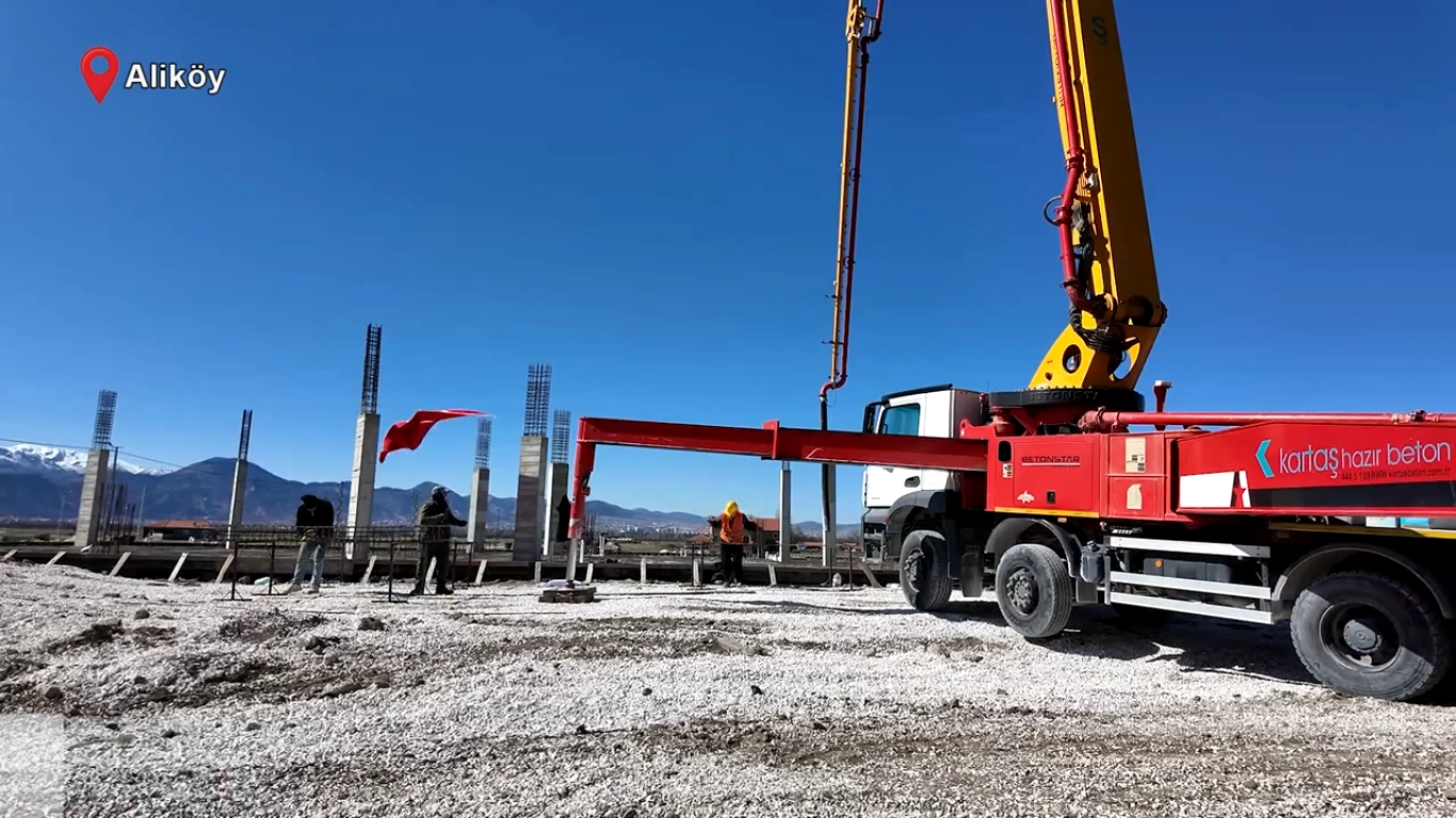 Bir Tuğla da Sen Koy 