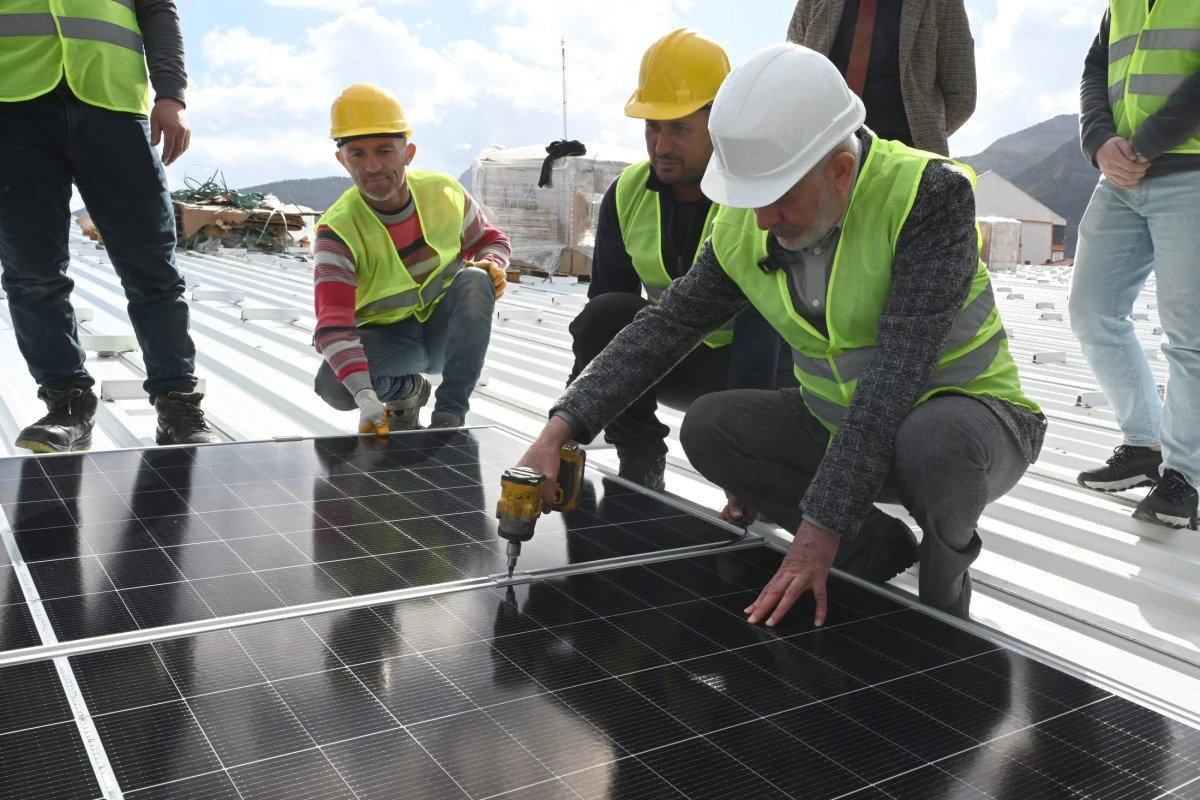 Davraz Kapalı Pazar Alanına 1.2 MW&rsquo;lik GES