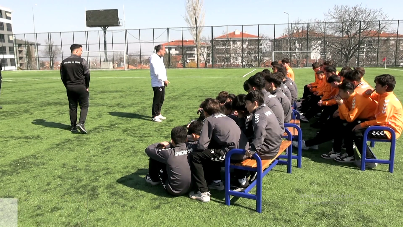 Geleceğin futbolcuları yetişiyor 