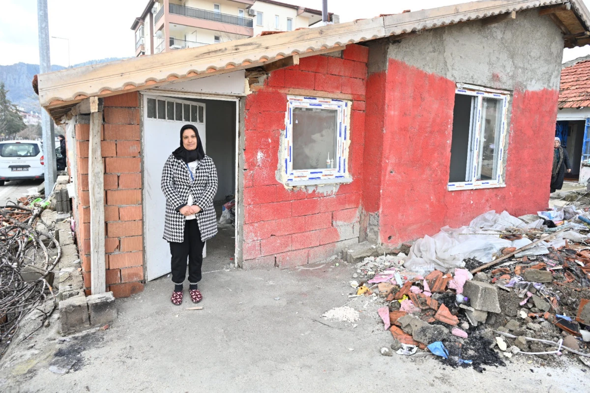 Isparta Belediyesi ihtiya&ccedil; sahibi ailenin evini tadilat ediyor 