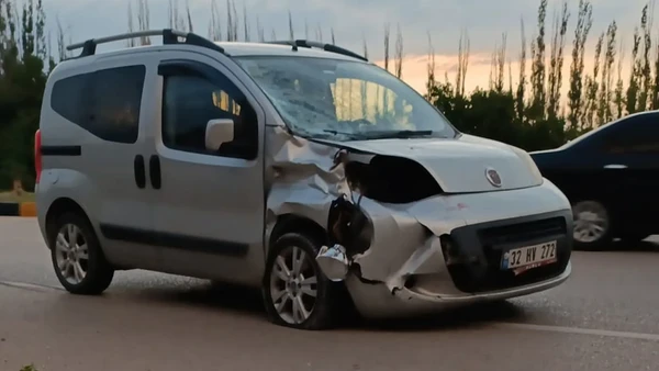 Isparta'da feci kazada s&uuml;r&uuml;c&uuml; &ouml;ld&uuml;