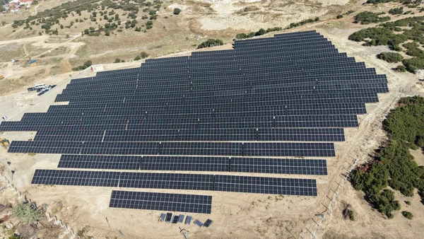 Isparta'da g&uuml;neş enerjisi santrali a&ccedil;ıldı
