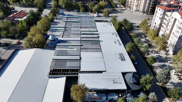 Isparta&rsquo;da Kapalı Pazar Yerinin &Ccedil;atısı Yenileniyor