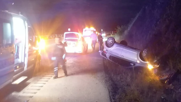 Isparta'da otomobil ters d&ouml;nd&uuml;