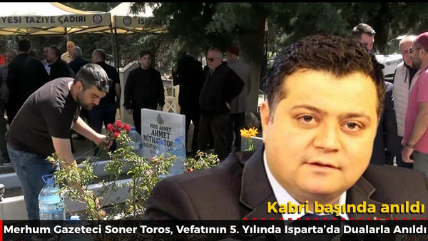 Kabri başında anıldı 