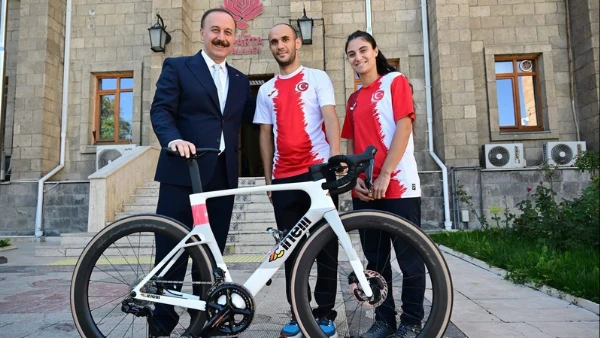 Milli Sporcuya 350 Bin Liralık Bisiklet Desteği